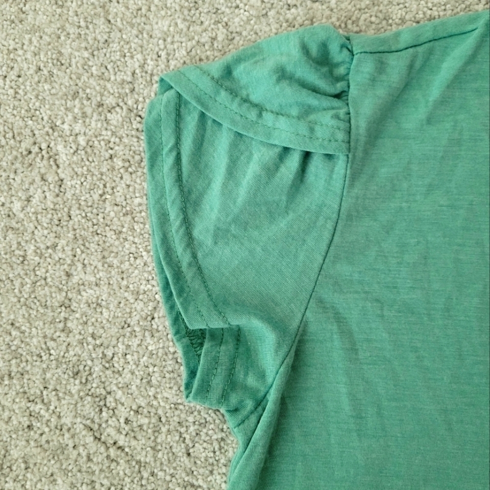 ✨EMERY ROSE Notched Neckline Petal Sleeve Tee✨ - Picture 3 of 4